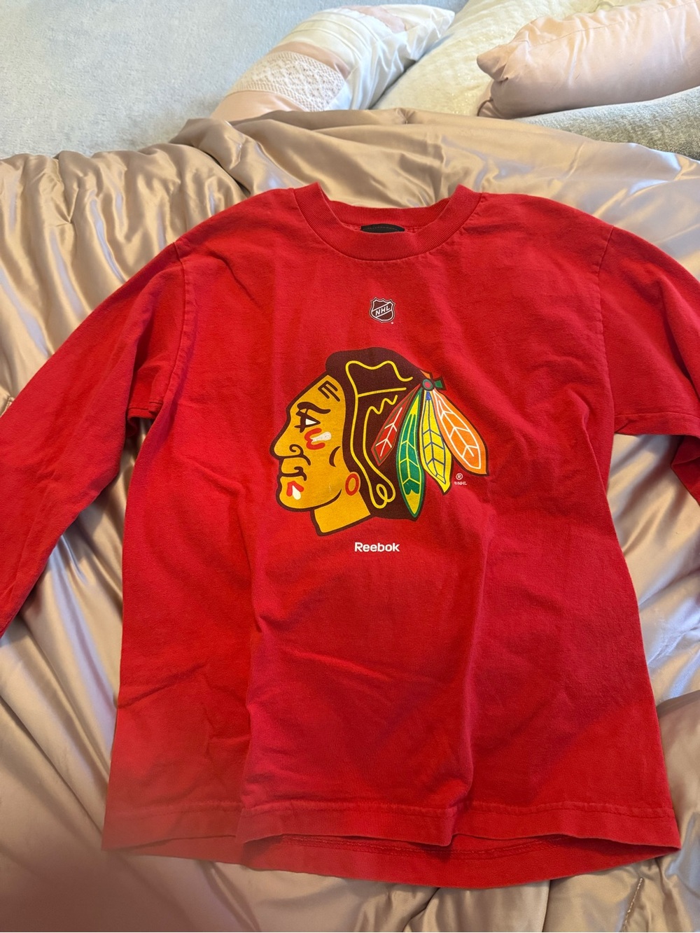 Reebok Chicago Blackhawks NHL Long Sleeve Shirt — Boys Medium